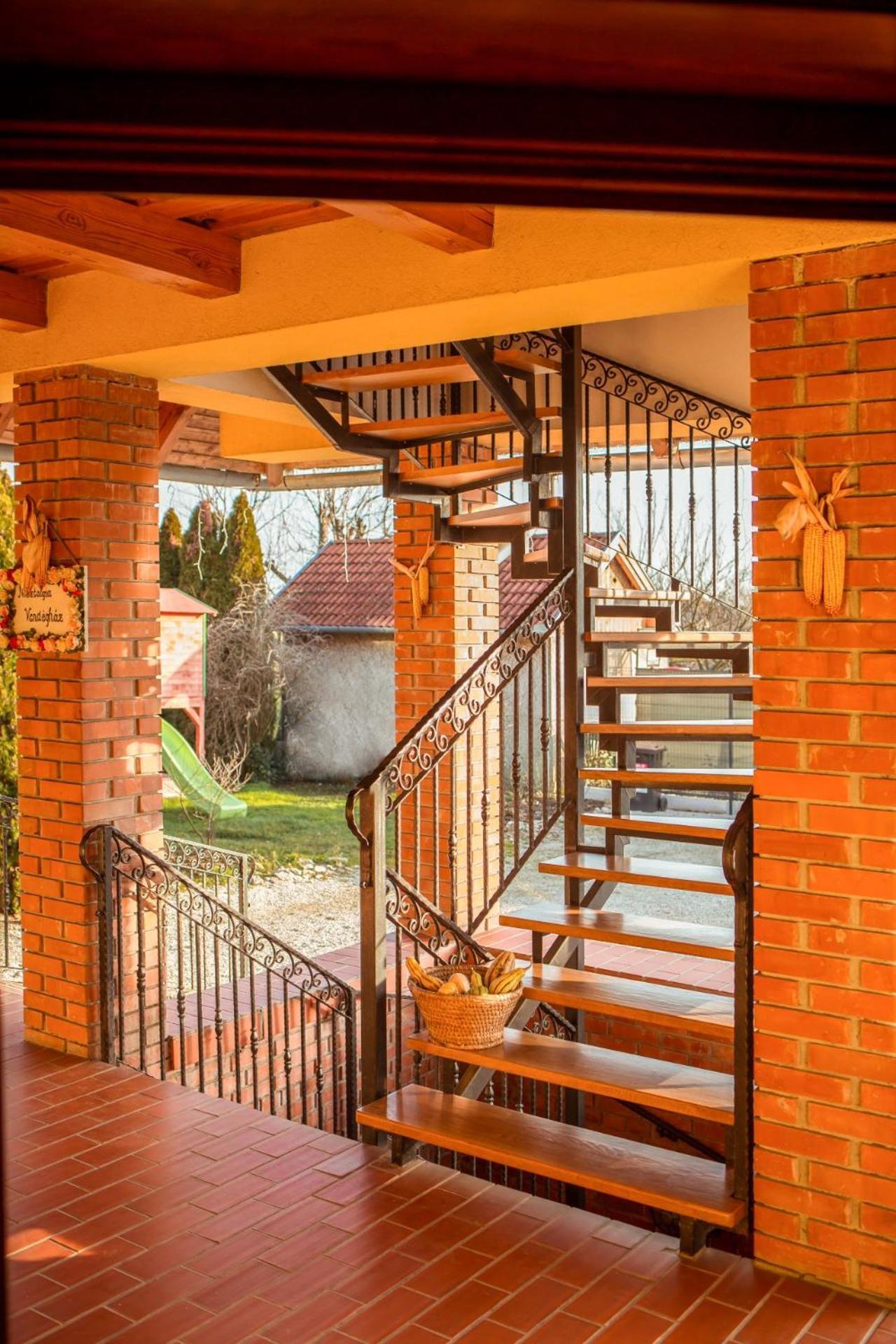 Nosztalgia Vendeghaz Hotel Zalaegerszeg Exterior photo